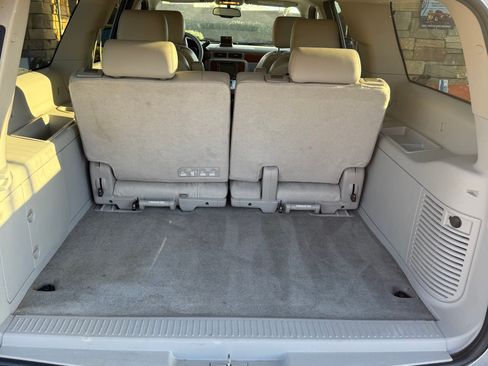 Used 2013 Chevrolet Suburban 2500 LT image 15
