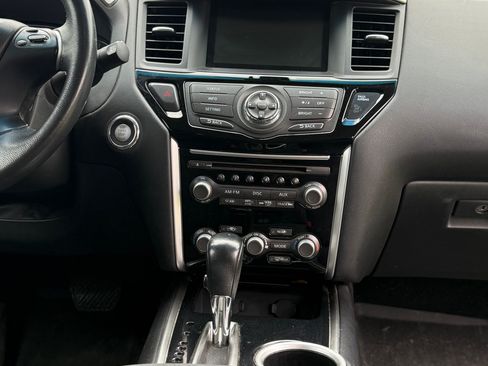 Used 2014 Nissan Pathfinder SV w/ Trailer Tow Package AWD/4WD image 10