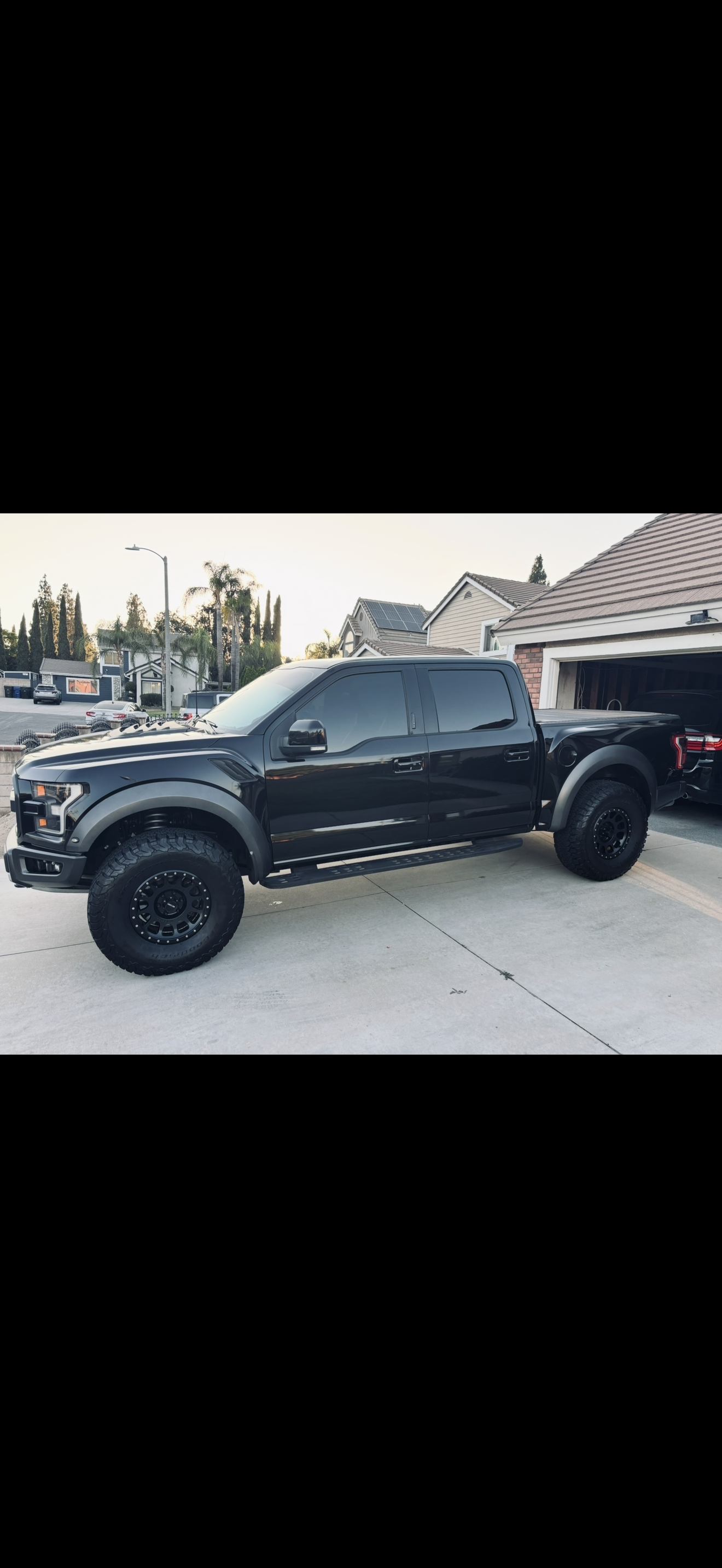 Used 2019 Ford F150 Raptor w/ Equipment Group 802A Luxury AWD/4WD image 9