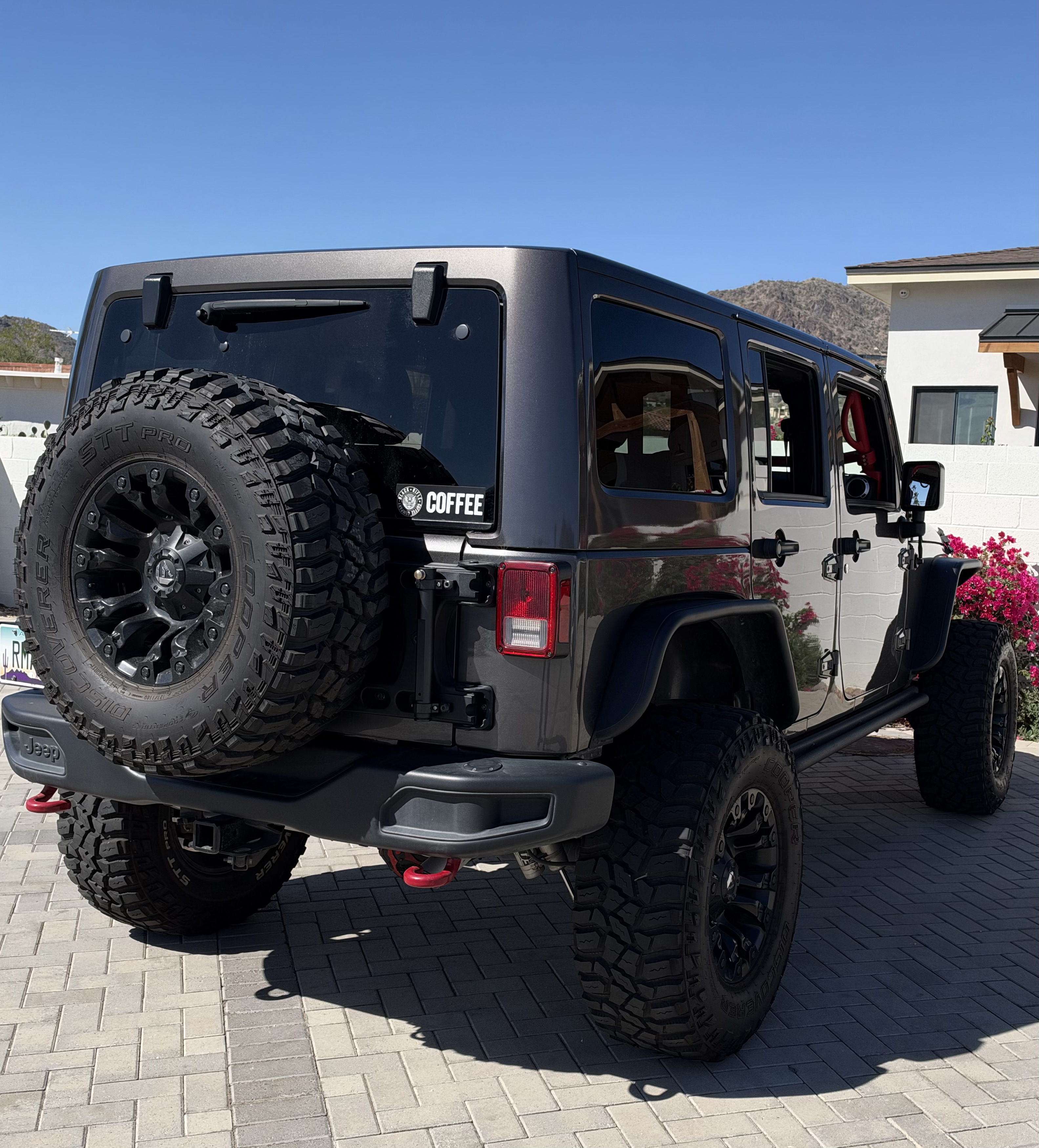 Used 2016 Jeep Wrangler Unlimited Rubicon AWD/4WD image 9