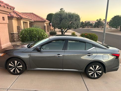 Used 2019 Nissan Altima 2.5 SV image 15