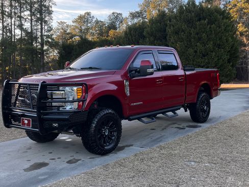 Used 2017 Ford F250 Lariat w/ Lariat Value Package image 6