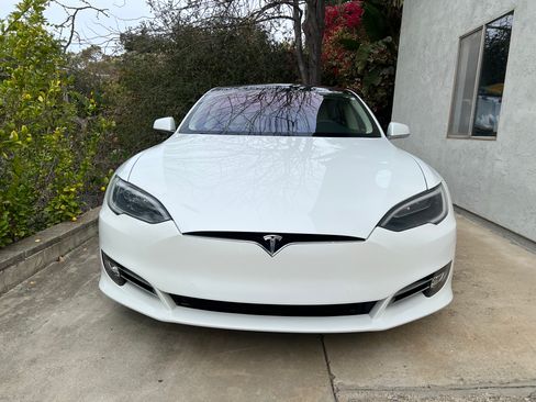 Used 2018 Tesla Model S 100D image 1