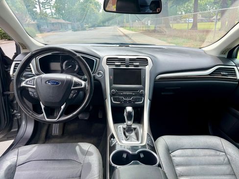 Used 2016 Ford Fusion Energi SE FWD image 13