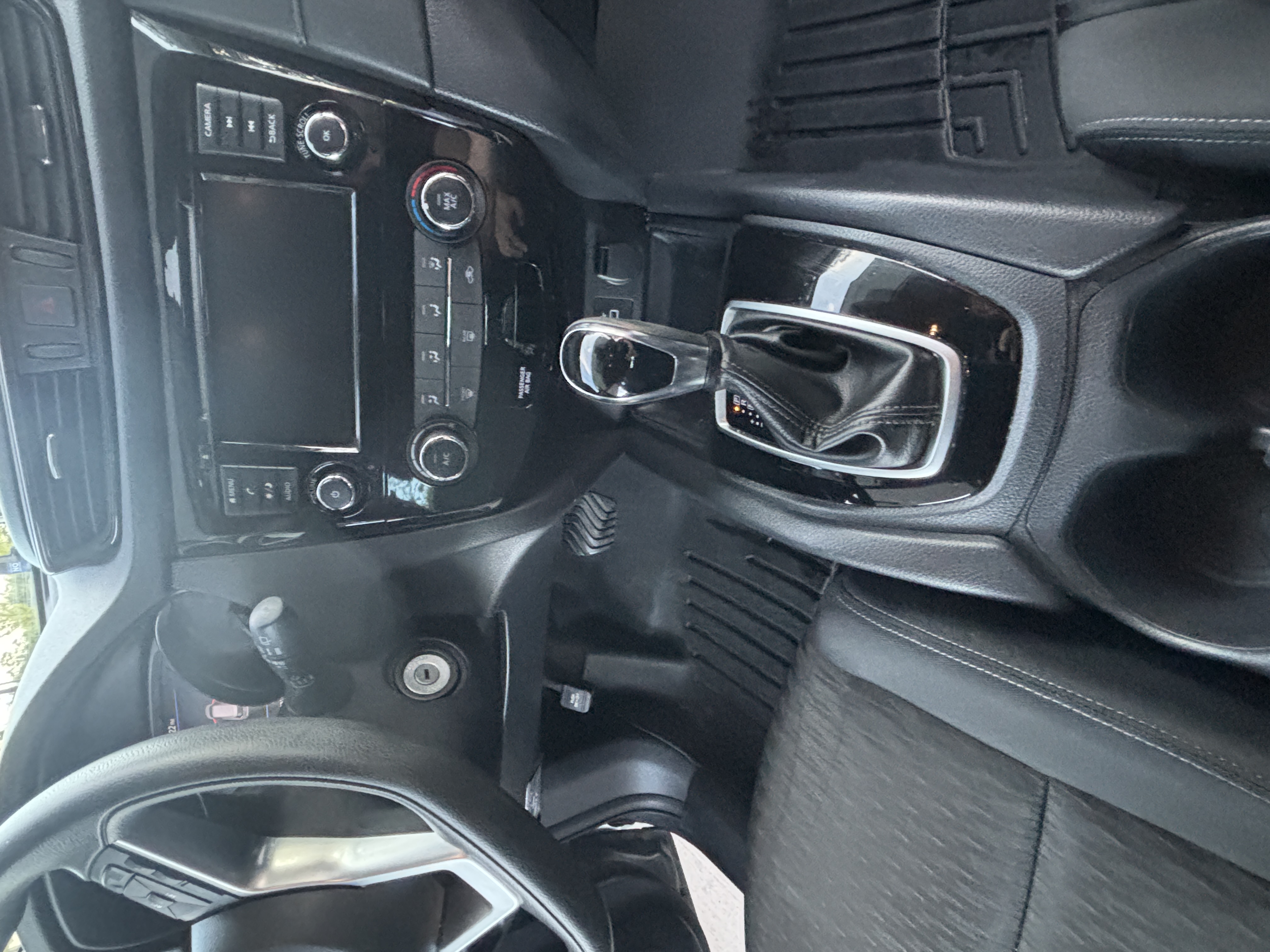 Used 2019 Nissan Rogue S FWD image 5