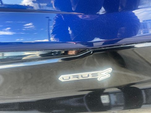 Used 2023 Lamborghini Urus S image 11