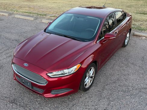 Used 2014 Ford Fusion SE image 1