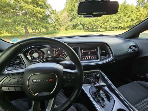 Used 2019 Dodge Challenger SXT RWD image 15