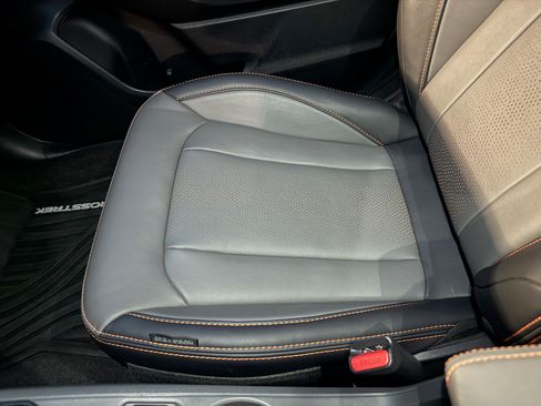 Used 2024 Subaru Crosstrek 2.5i Limited w/ Crosstrek Mirror Package image 13