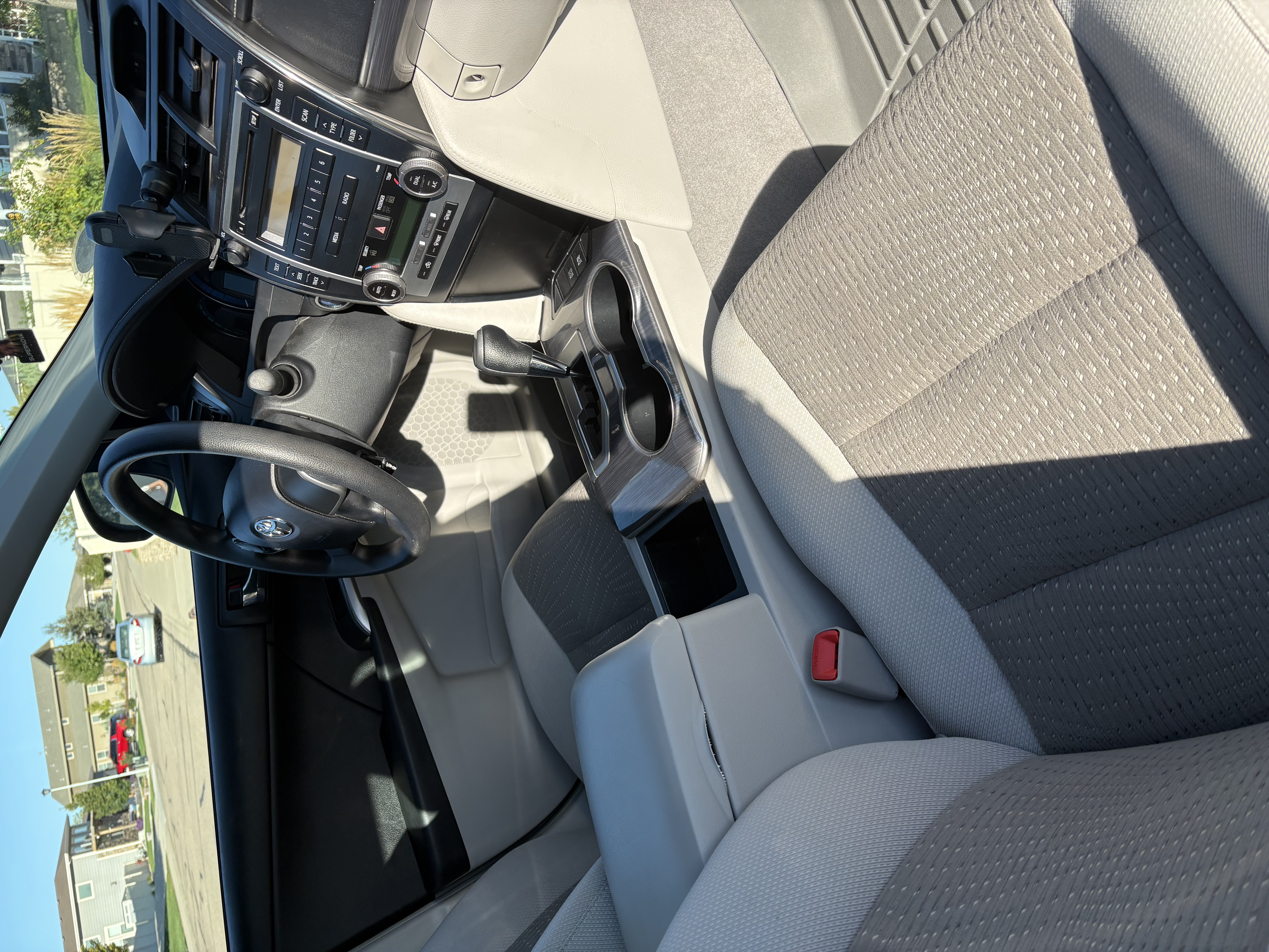 Used 2012 Toyota Camry LE FWD image 11