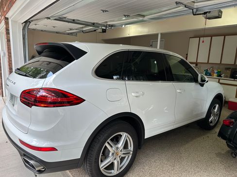 Used 2016 Porsche Cayenne AWD/4WD image 5