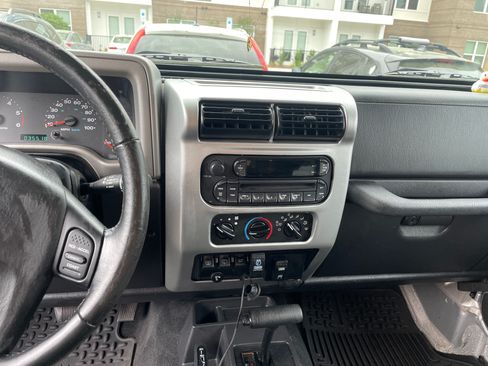 Used 2005 Jeep Wrangler Unlimited image 4