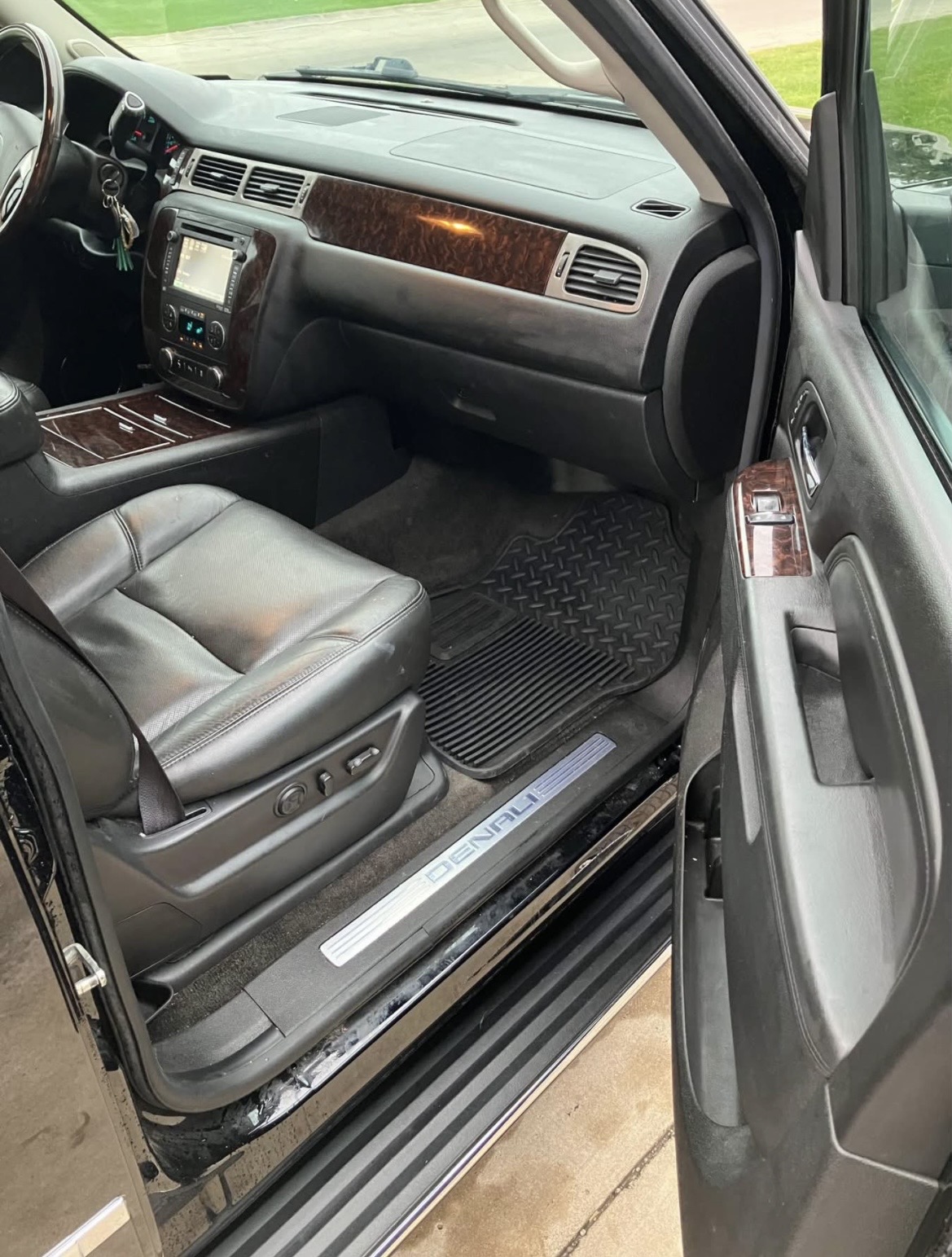 Used 2013 GMC Yukon XL Denali AWD/4WD image 15