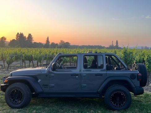 Used 2019 Jeep Wrangler Unlimited Sport S AWD/4WD image 14