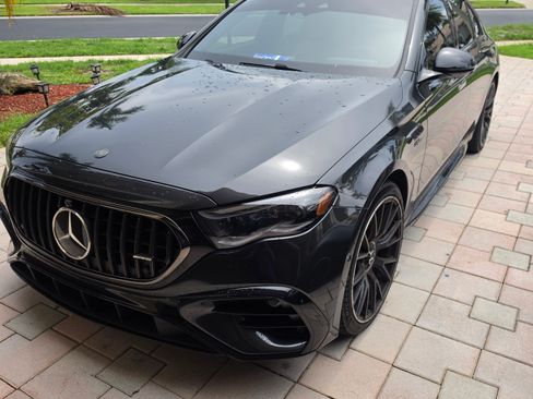 Used 2025 Mercedes-Benz E 53 AMG e 4MATIC Sedan image 2