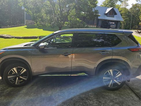 Used 2023 Nissan Rogue SL image 12