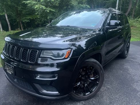 Used 2018 Jeep Grand Cherokee Overland AWD/4WD image 11
