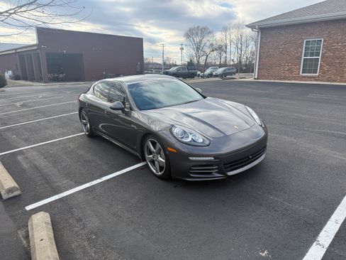 Used 2014 Porsche Panamera 4S image 2