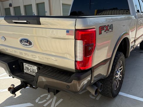 Used 2017 Ford F250 King Ranch w/ King Ranch Ultimate Package image 11