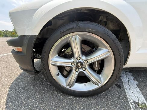 Used 2005 Ford Mustang Premium RWD image 6