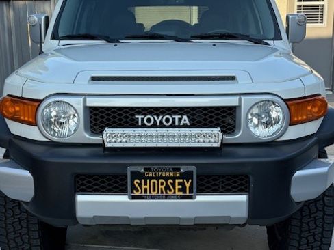 Used 2013 Toyota FJ Cruiser 4WD w/ Upgrade Pkg image 5