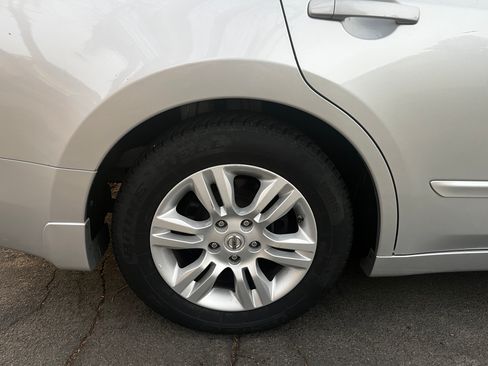 Used 2012 Nissan Altima 2.5 SL w/ 2.5SL Pkg image 9