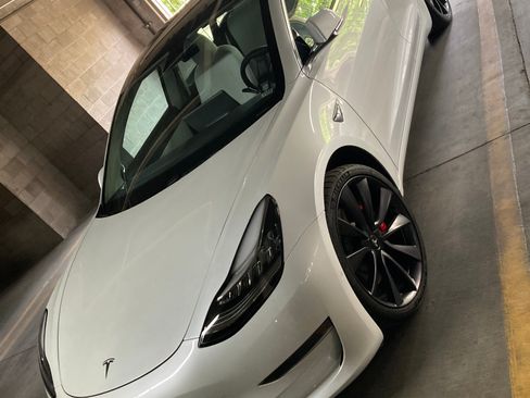 Used 2020 Tesla Model 3 Performance image 2