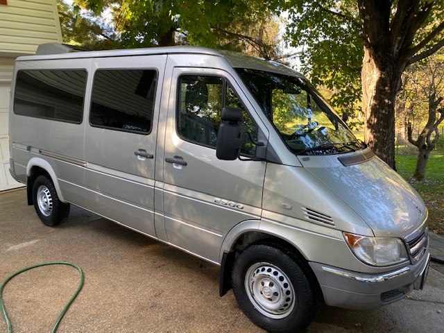 Used 2005 Dodge Sprinter 2500 w/ Cooling Group RWD image 9