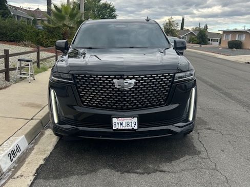 Used 2021 Cadillac Escalade ESV Luxury image 1