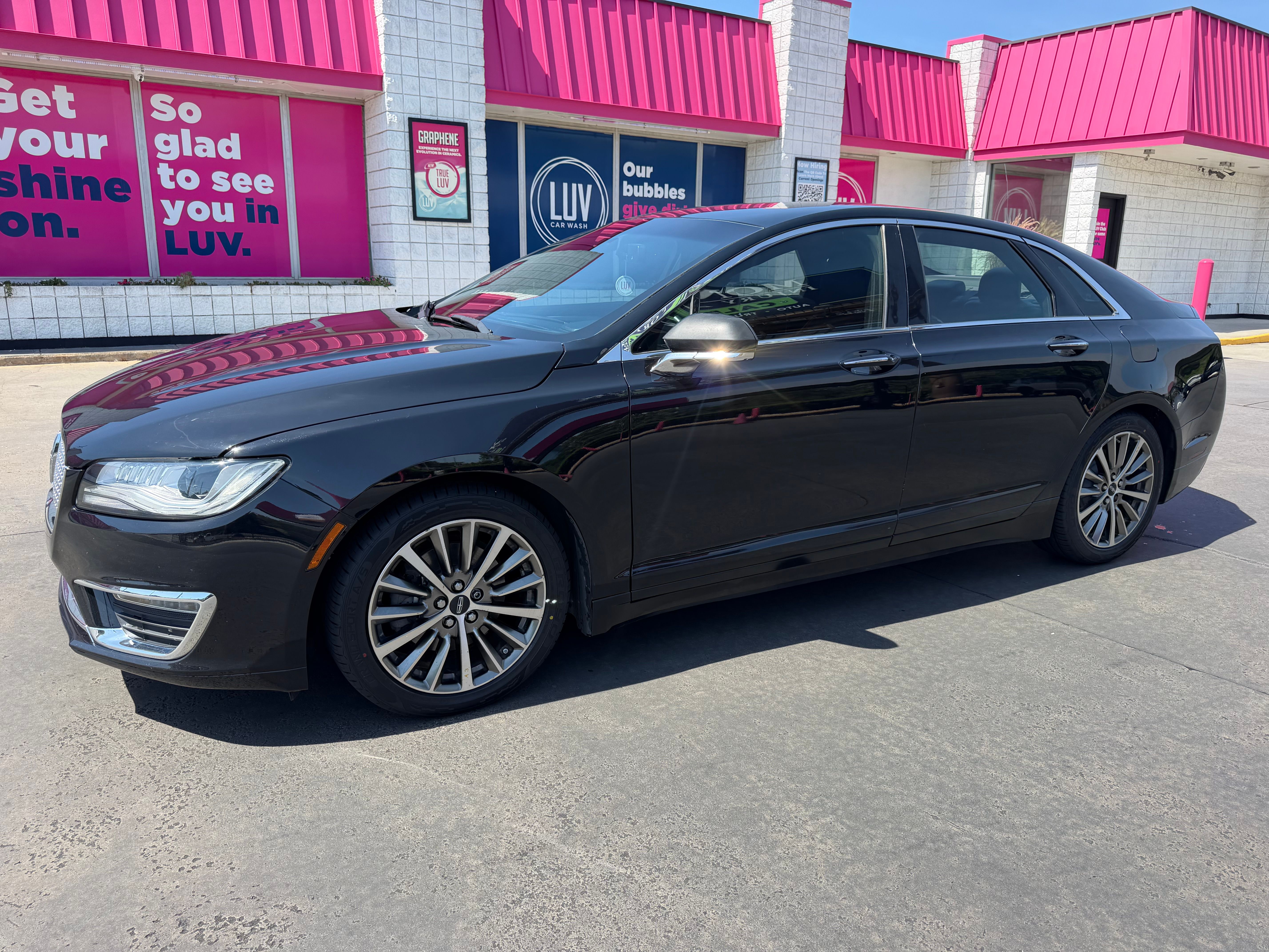 Used 2017 Lincoln MKZ Premiere FWD image 1