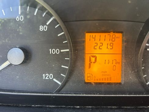 Used 2013 Mercedes-Benz Sprinter 2500 image 12