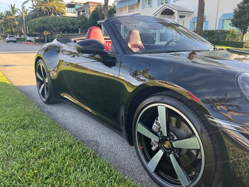 Used 2020 Porsche 911 Carrera image 11