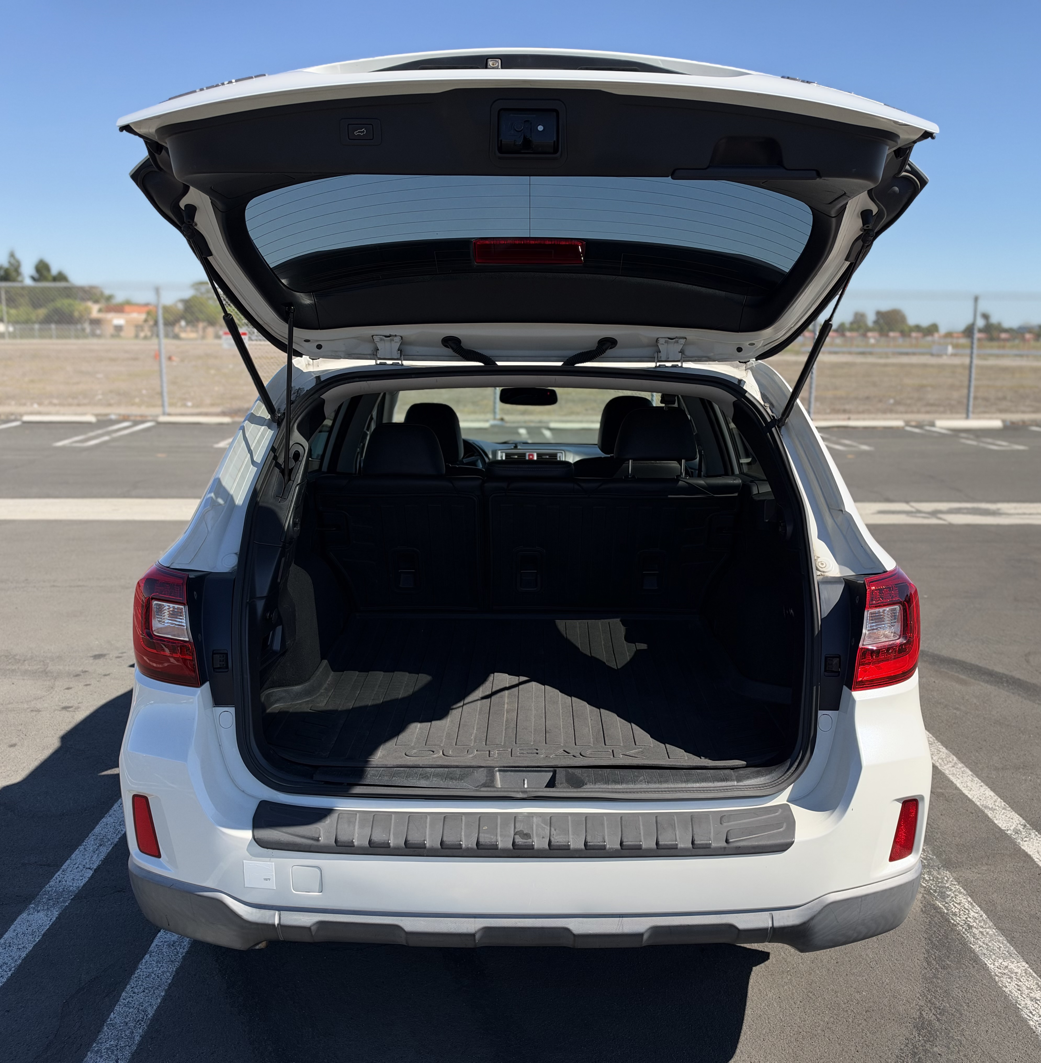 Used 2016 Subaru Outback 2.5i Limited AWD/4WD image 6