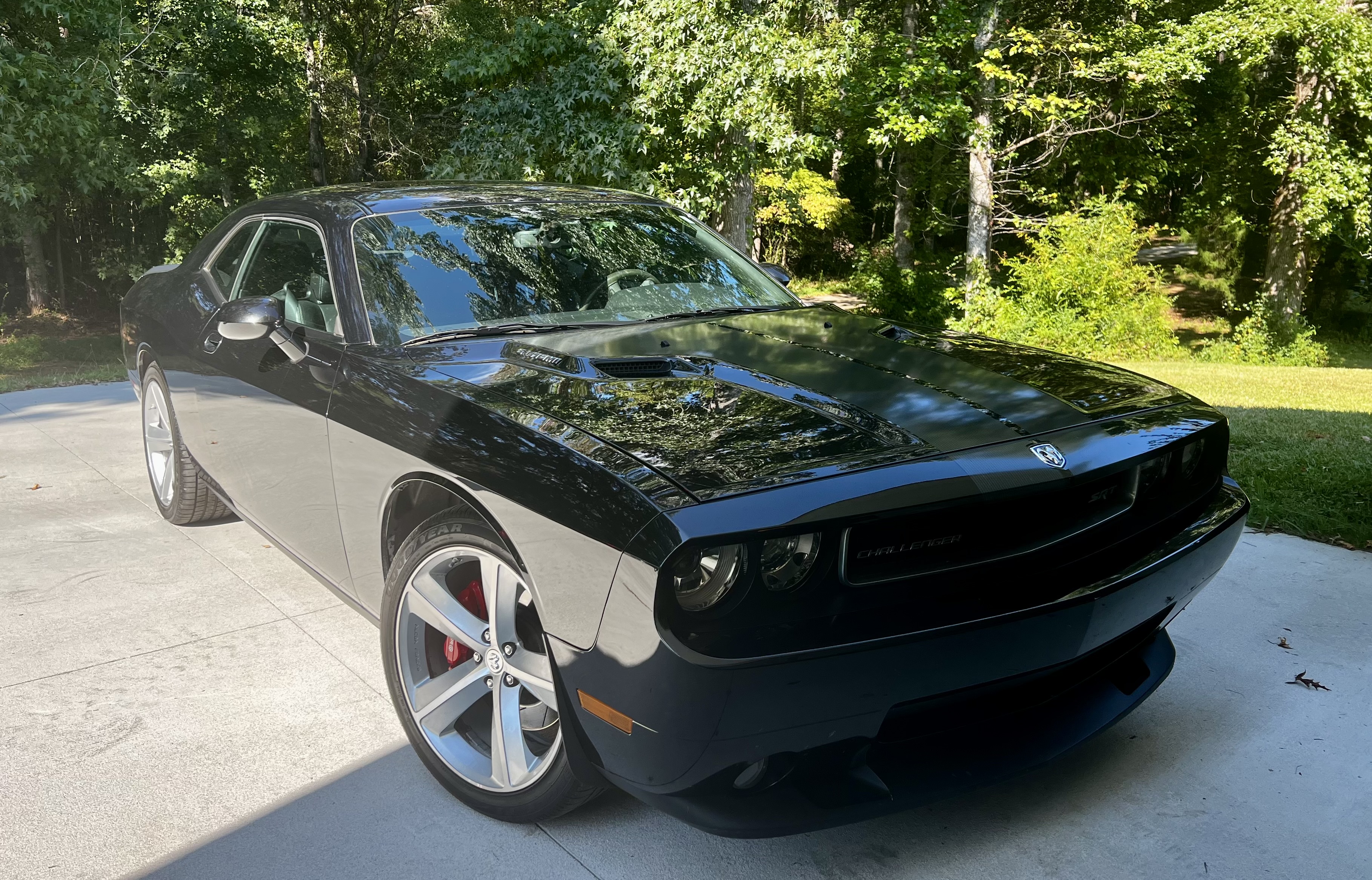 Used 2009 Dodge Challenger SRT8 w/ SRT Option Group II RWD image 12