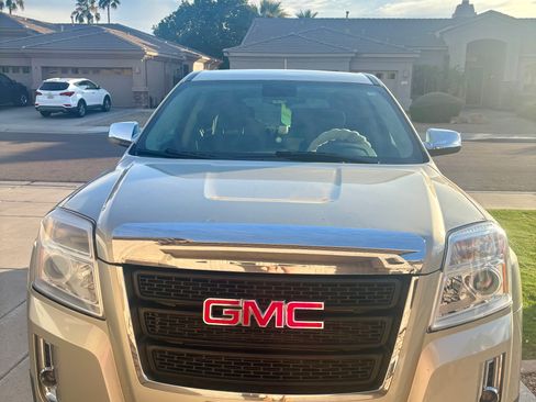 Used 2014 GMC Terrain SLE image 1