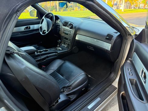 Used 2004 Ford Thunderbird image 9