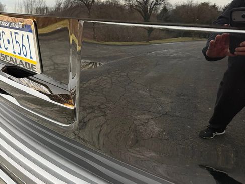 Used 2015 Cadillac Escalade Premium image 10