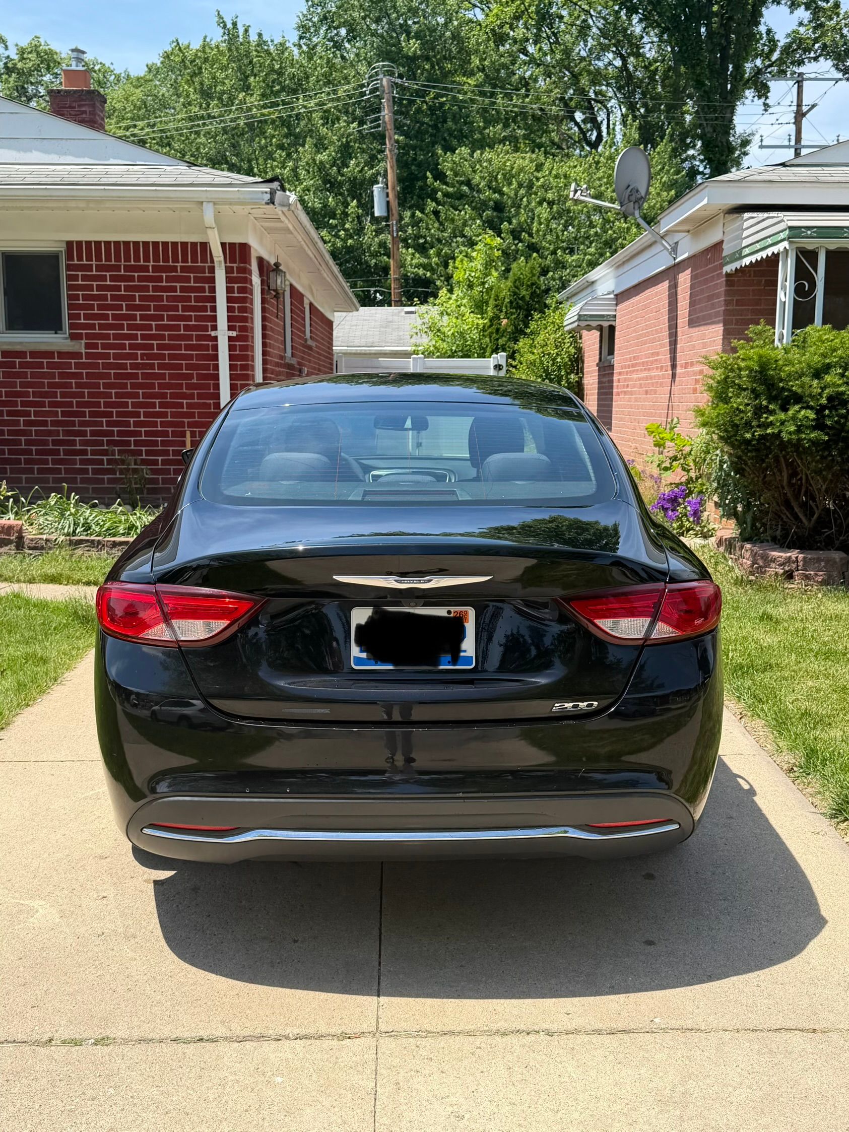 Used 2015 Chrysler 200 Limited FWD image 5