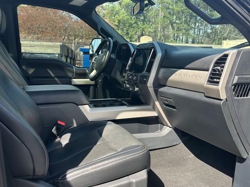 Used 2022 Ford F250 Lariat w/ Lariat Ultimate Package image 8