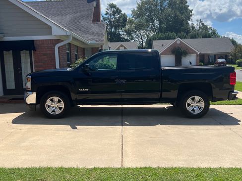 Used 2018 Chevrolet Silverado 1500 LT w/ Texas Edition RWD image 1