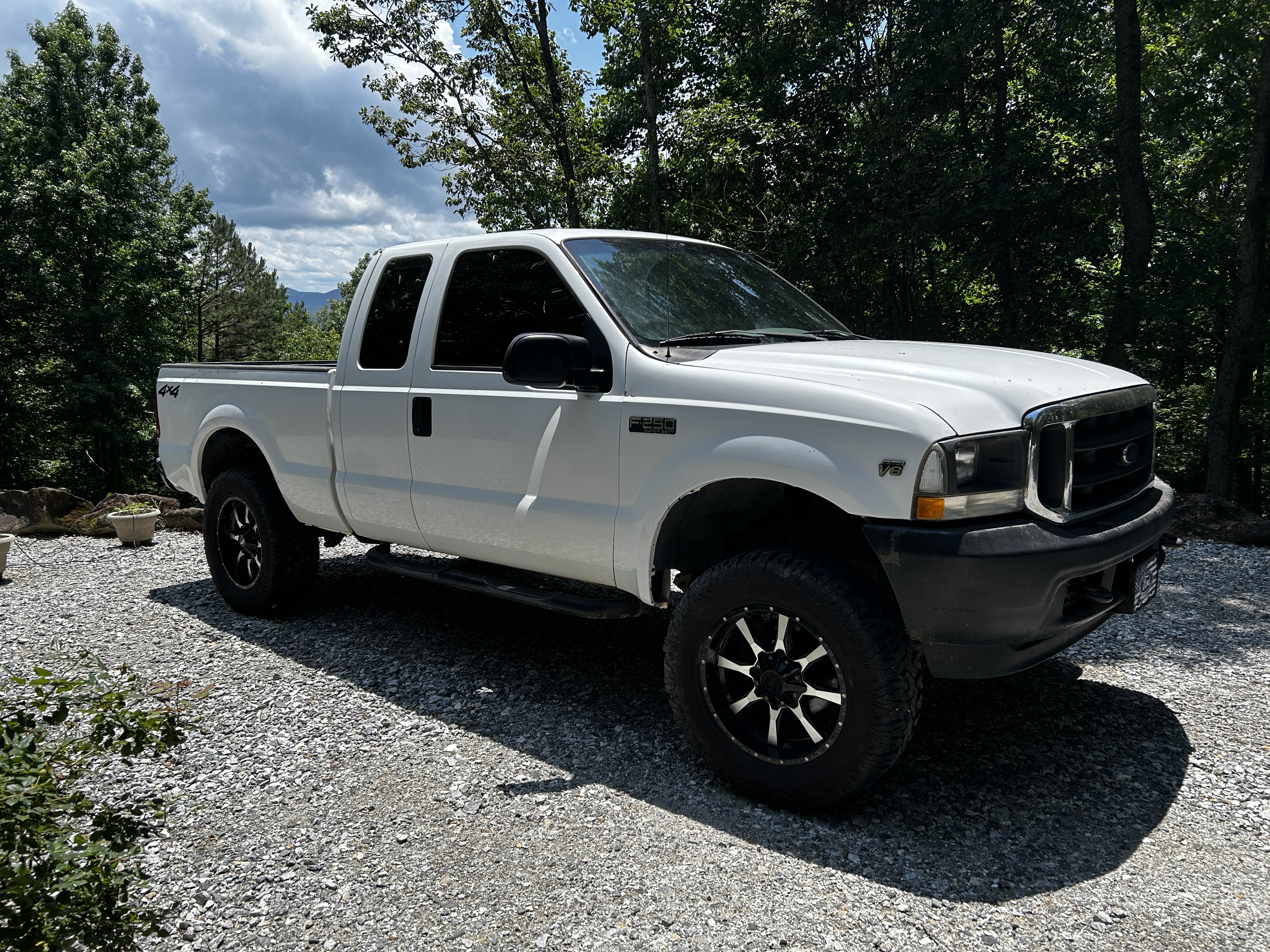 Used 2002 Ford F250 XL AWD/4WD image 1