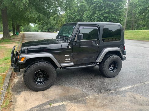 Used 2004 Jeep Wrangler X w/ Columbia Edition Group AWD/4WD image 2