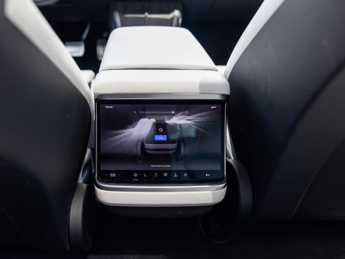 Used 2024 Tesla Model S Plaid AWD/4WD image 18