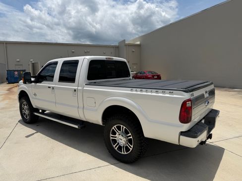Used 2016 Ford F250 Platinum w/ FX4 Off-Road Package AWD/4WD image 8