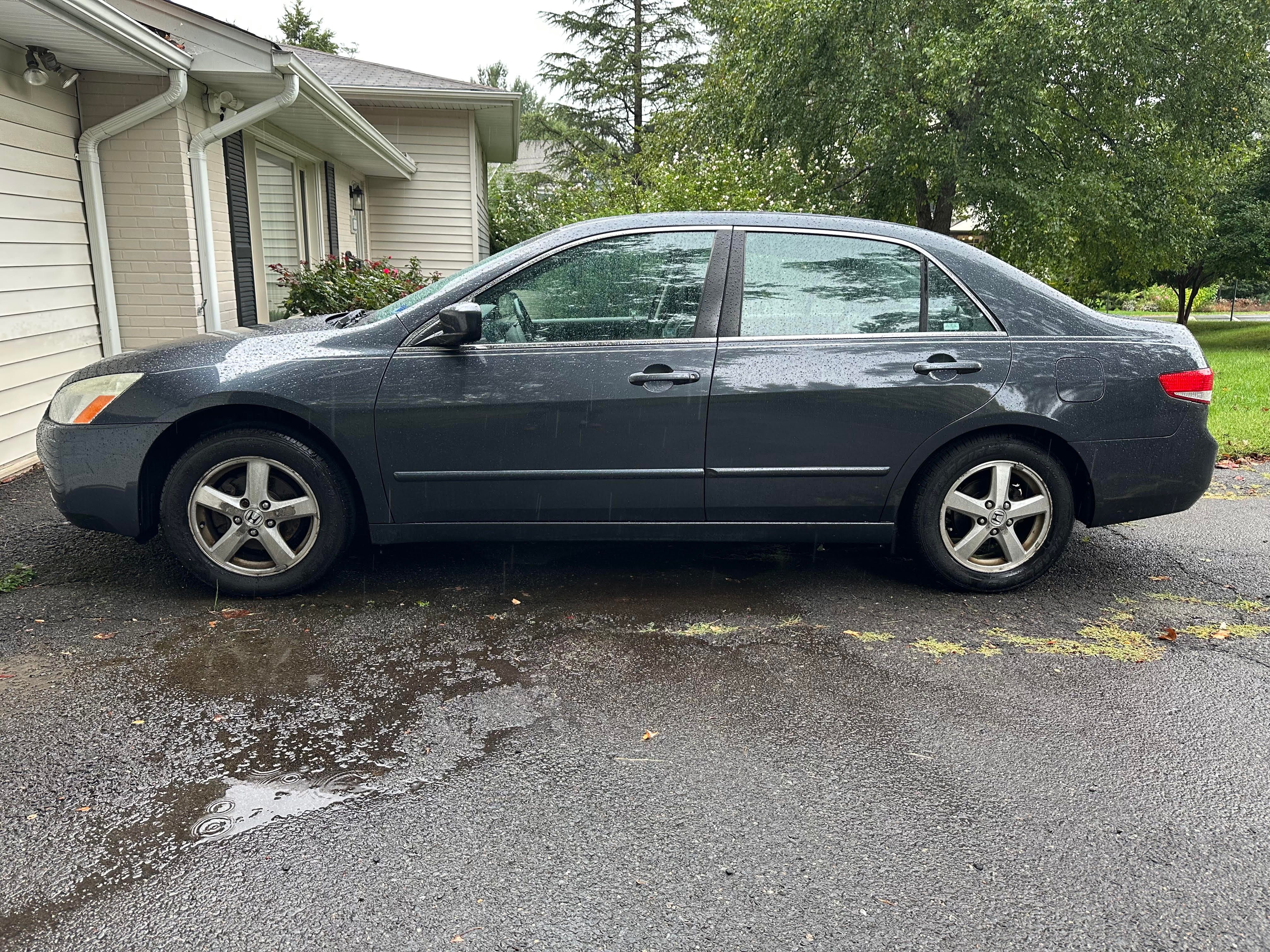 Used 2004 Honda Accord EX image 2