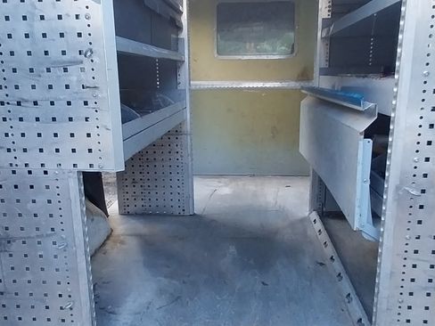 Used 2010 Ford Transit Connect XL image 13