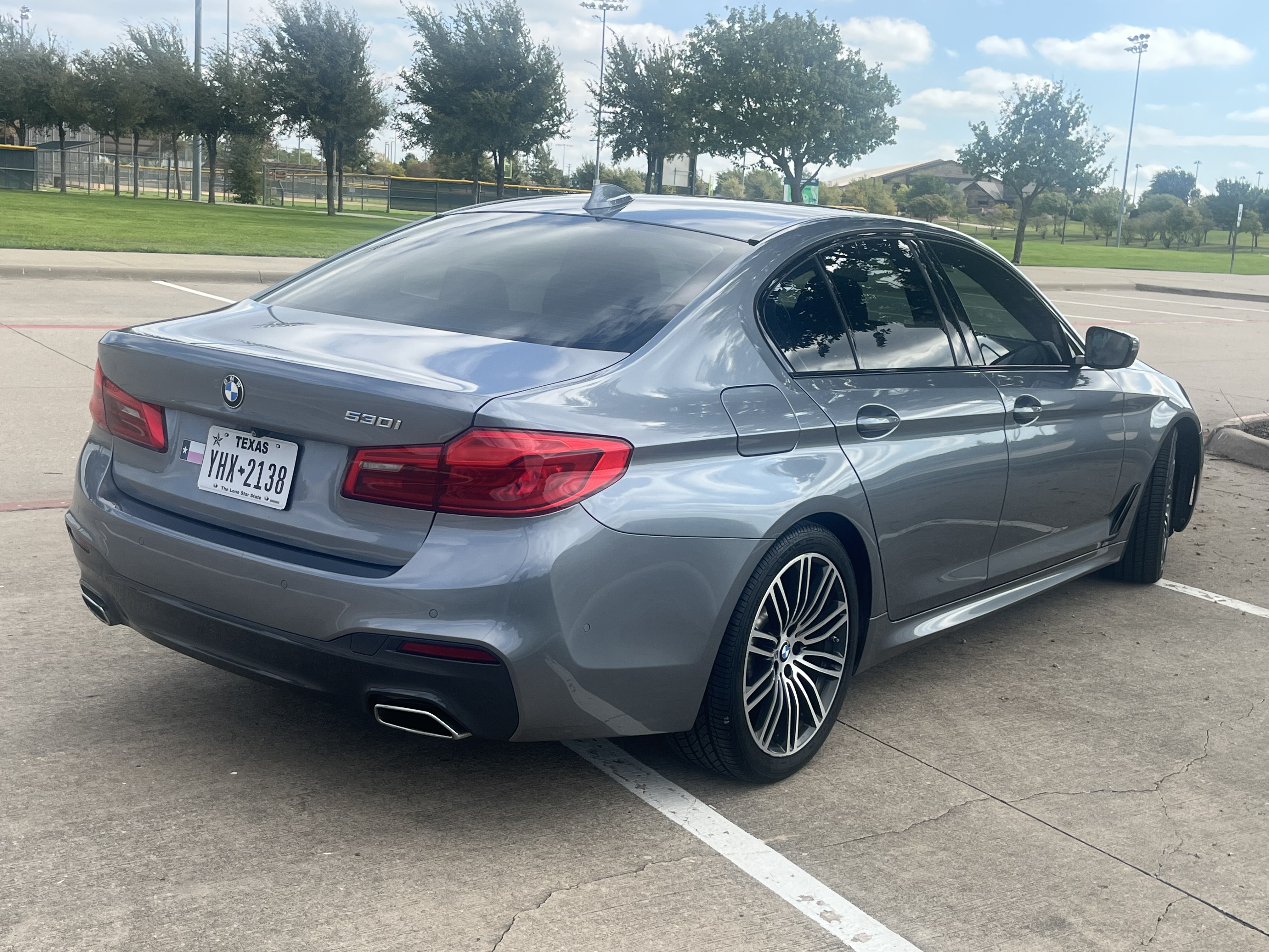 Used 2019 BMW 530i w/ M Sport Package RWD image 6