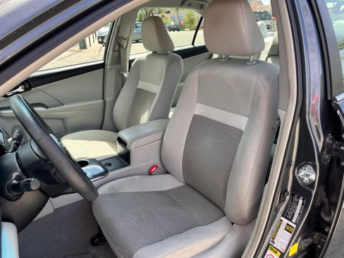 Used 2012 Toyota Camry XLE w/ Convenience Pkg image 10