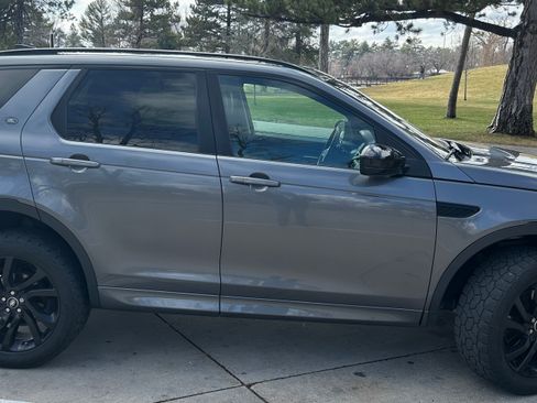 Used 2018 Land Rover Discovery Sport HSE Luxury image 4