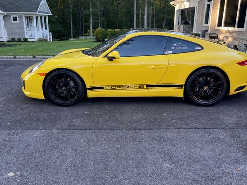 Used 2018 Porsche 911 Carrera image 4